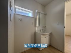 三面鏡タイプの洗面台