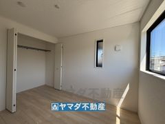 2階洋室5.75帖のお部屋です。