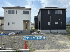 1号棟ケイミュー外壁は汚れが付きにくい効果を併せ持つ特徴があります。