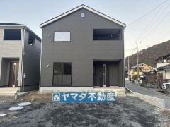 2号棟ケイミュー外壁は汚れが付きにくい効果を併せ持つ特徴があります。