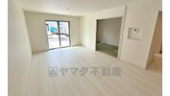 リビングの広さに加えて和室の入り口を開放すればさらに広々とした空間になります