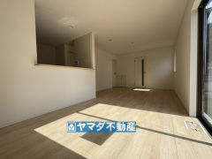 17.5帖のリビングには日用品の整理に便利なリビング収納があります。