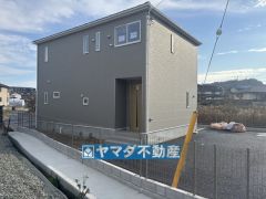 2号棟ケイミュー外壁は汚れが付きにくい効果を併せ持つ特徴があります。