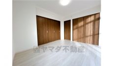 1階6帖の洋室は引き込みドアを新設