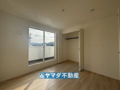 2階洋室6.1帖のお部屋です。