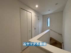2階廊下の収納