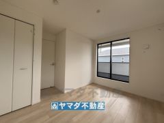 2階洋室6.5帖のお部屋です。