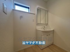 三面鏡タイプの洗面台