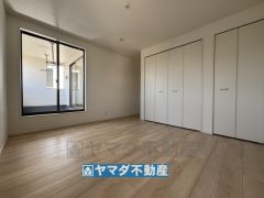 2階洋室7.5帖のお部屋です