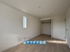 2階洋室7.5帖のお部屋です。