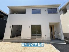 3号棟ケイミュー外壁は汚れが付きにくい効果を併せ持つ特徴があります。