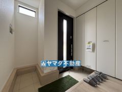 広々とした内玄関には大容量のシューズボックスがあります