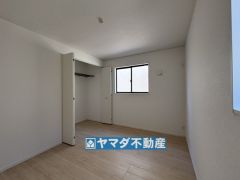 2階洋室のお部屋です。