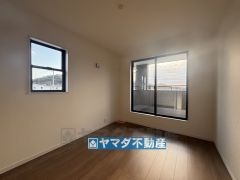 2階洋室6帖のお部屋です。