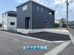 2号棟ケイミュー外壁は汚れが付きにくい効果を併せ持つ特徴があります。